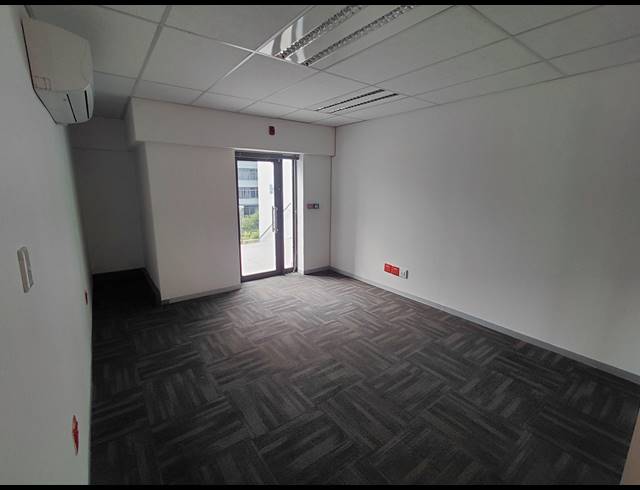 1,349M² OFFICE TO LET IN VORNA VALLEY